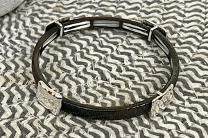 Bracelet Designer in Black and Silver