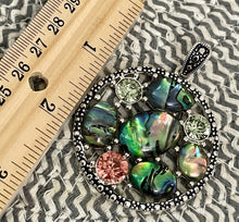 Load image into Gallery viewer, Pendant abalone in Silvertone
