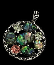Load image into Gallery viewer, Pendant abalone in Silvertone

